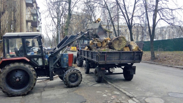 Комунальники продовжують утримувати житловий фонд Солом'янського району
