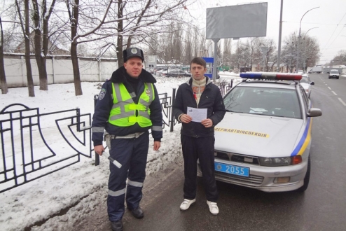Покарання за незаконне встановлення спецсигналів передбачене у вигляді накладення штрафу на суму понад півсотні тисяч гривень